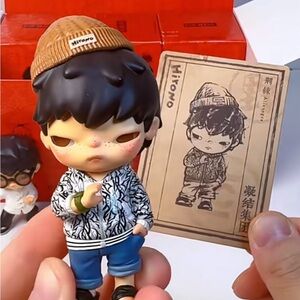 POP MART Hirono × CLOT Series Figures Alienegra 荆棘